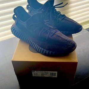 Yeezy Boost 350 V2 Cinder